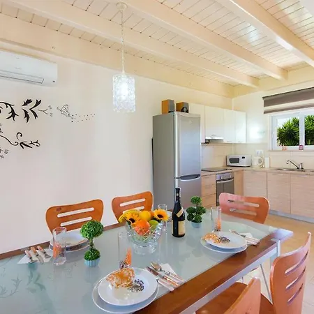 Haus In Kolympia Mit Garten Und Bergblick Σπίτι διακοπών *